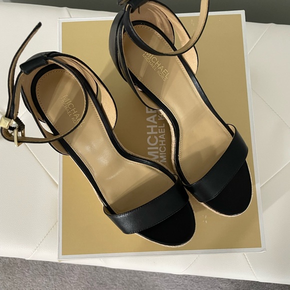 Michael Kors Wedges - Picture 1 of 7